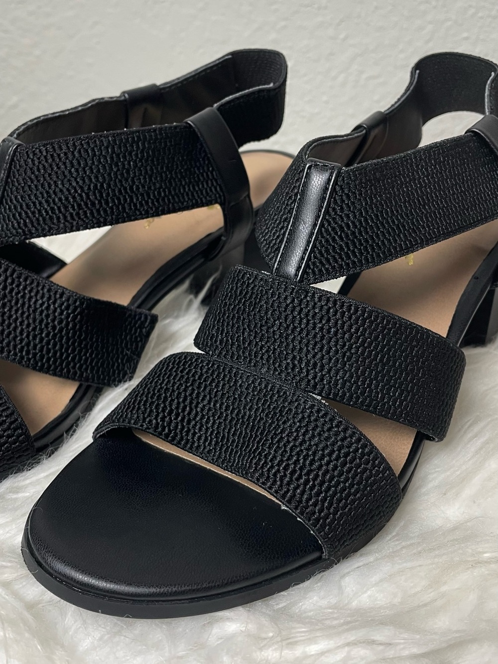 NWOT| Tommy Bahama Black Elastic Strap Sandals  
Comfortable Square Heel| US 7